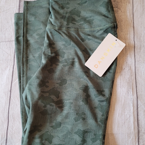 Danskin •Size Medium• Jungle Green Jacquard Hi-Waist Leggings ☆New w/ Tag☆ - Picture 2 of 8